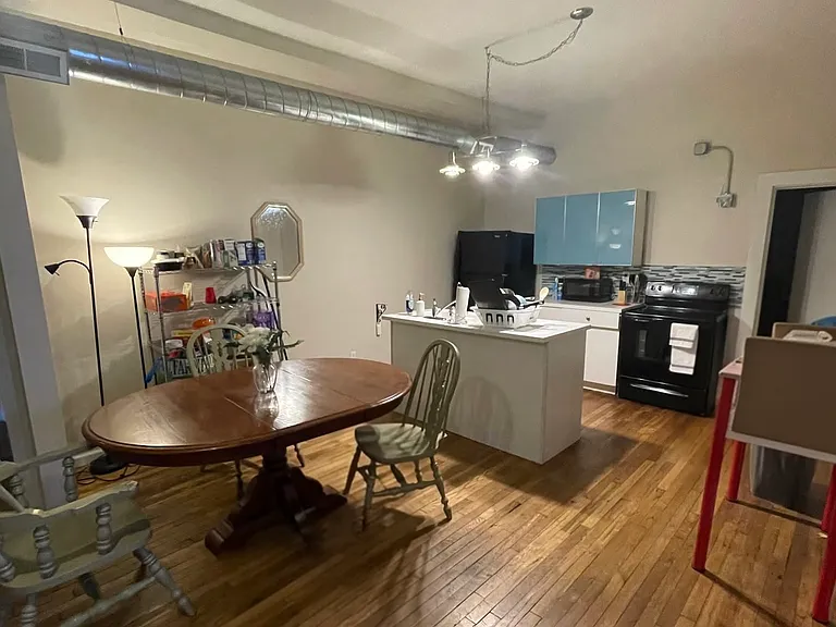 23 E Clinton St #2R — Photo 2