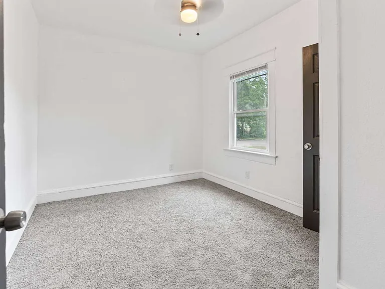 3417 Brooklyn Ave — Photo 9