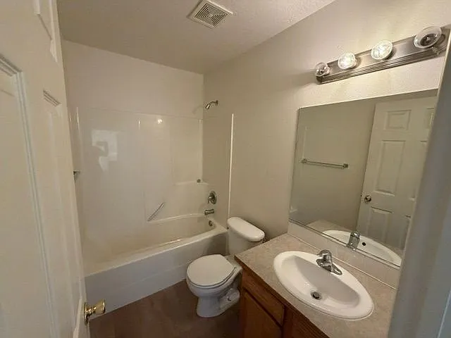 108 E Jadynn Ct — Photo 9