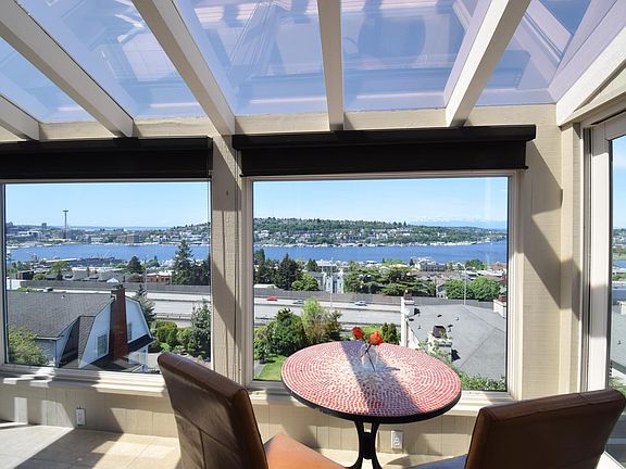 Upper-floor solarium