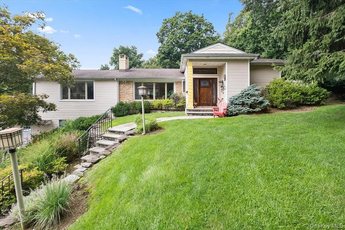 4 bed, 4.5 bath, 4044 sqft, $10,000 — Photo 4