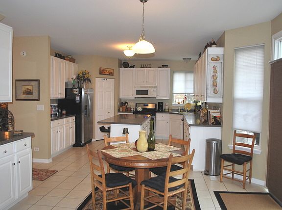 2nd image of 2791 Leonard Ln
