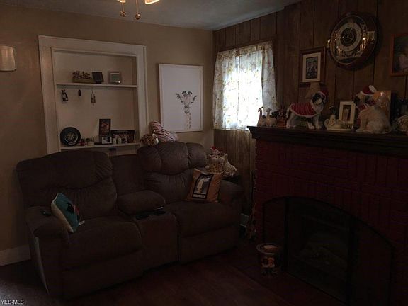 3rd image of 583 Plum Ave