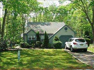1st image of 741 Ravenwood Dr
