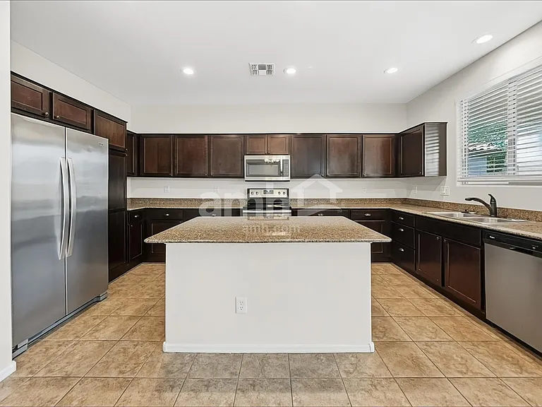 3453 N Almar — Photo 3