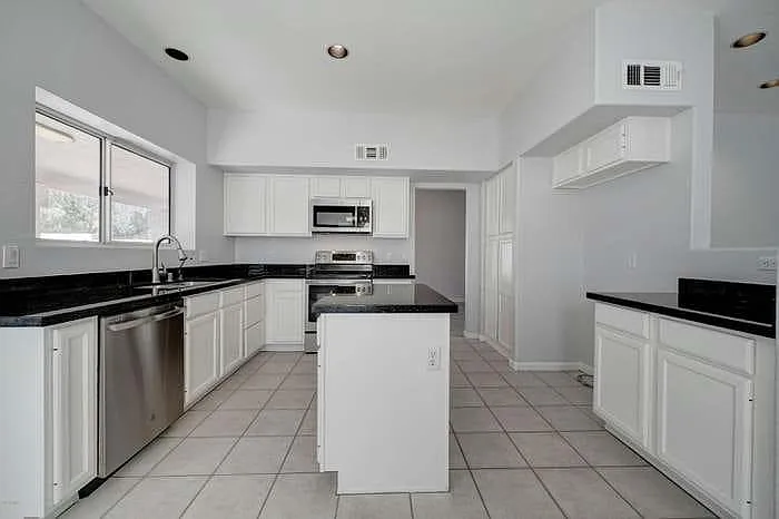 4216 E South Fork Dr — Photo 5