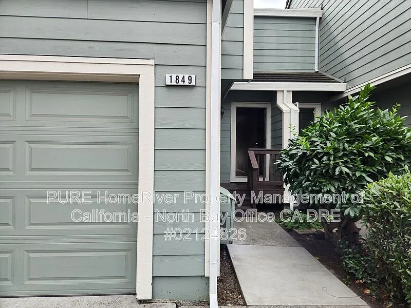 3 bed, 2.0 bath, 1301 sqft, $3,500 — Photo 2