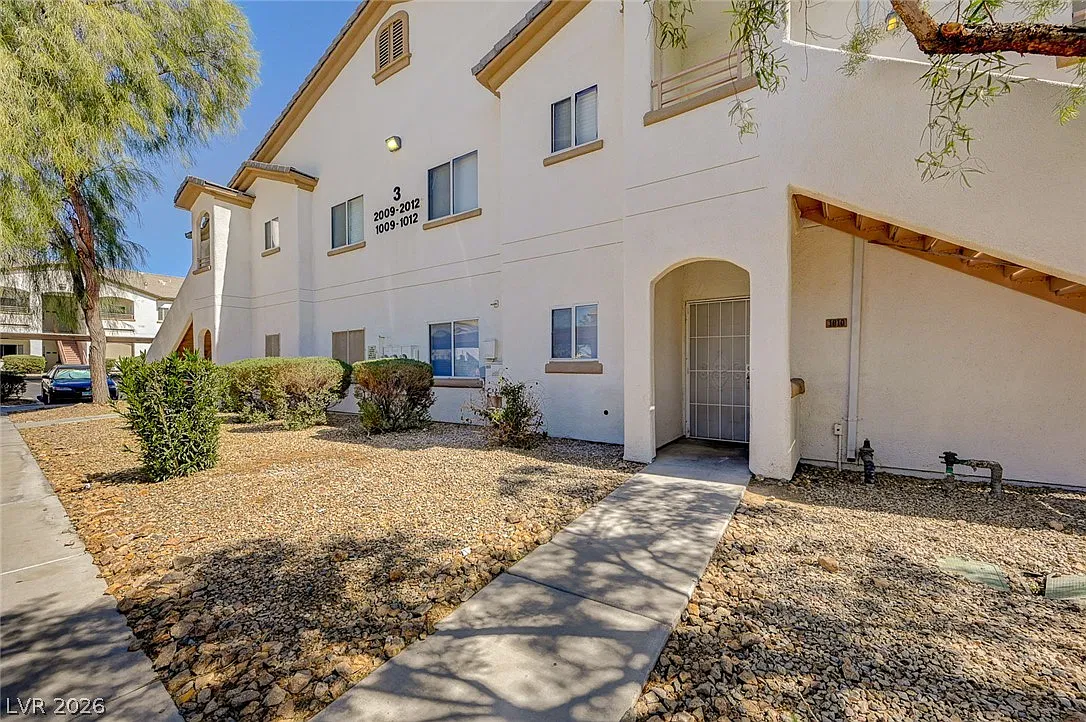 2 bed, 2.0 bath, 958 sqft, $1,275 — Photo 4