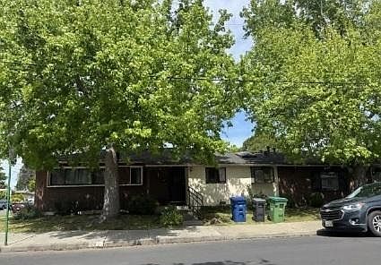 1st image of 4 Rousseau St