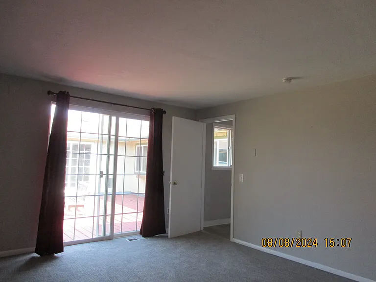 2238 Prospect Ave — Photo 10