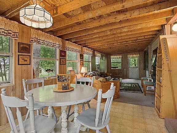 2nd image of 323 Woodbrook Drive