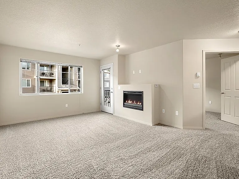 Sunridge Terrace — Photo 6