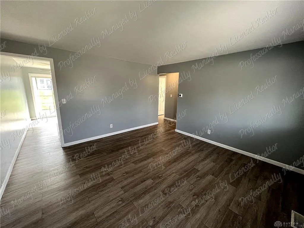 2 bed, 1.0 bath, $1,050 — Photo 2