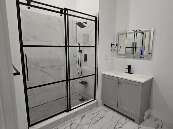 20 East St, Adams, MA