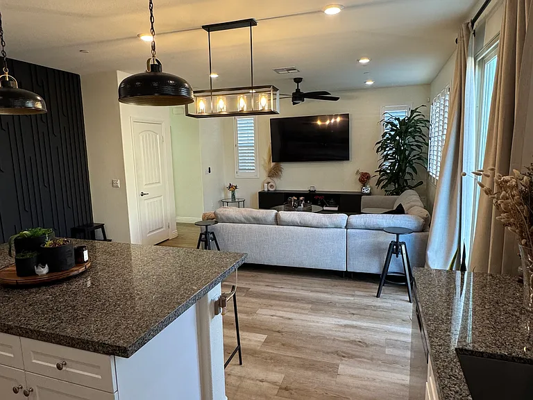 Wyndham Ln — Photo 8