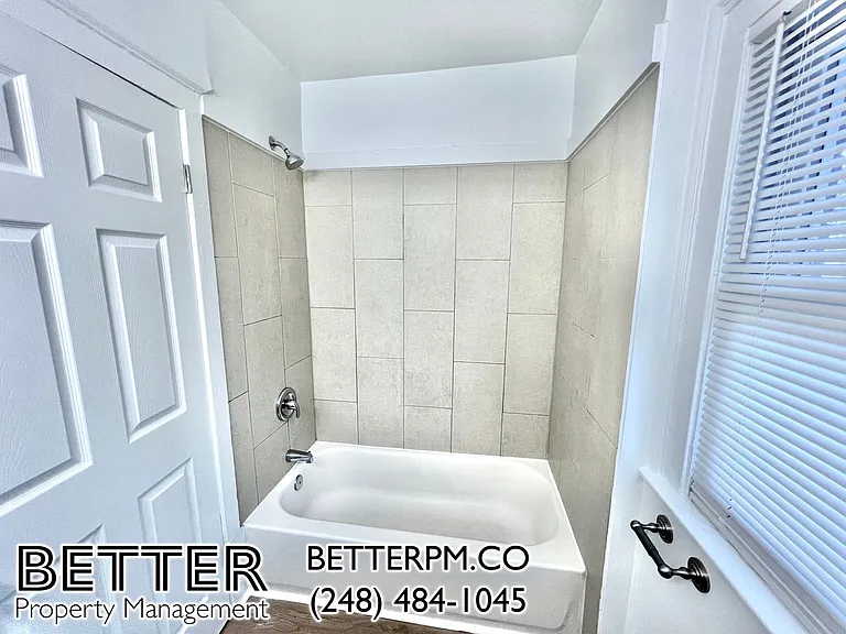 104 Henderson St — Photo 13