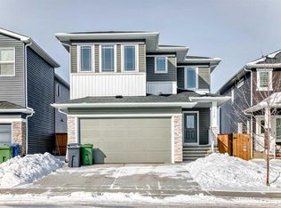 375 S Dawson Harbour Ct, Chestermere, AB T1X 1Z6