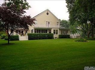 14 Brook Nursery Dr, Brookhaven, NY 11719