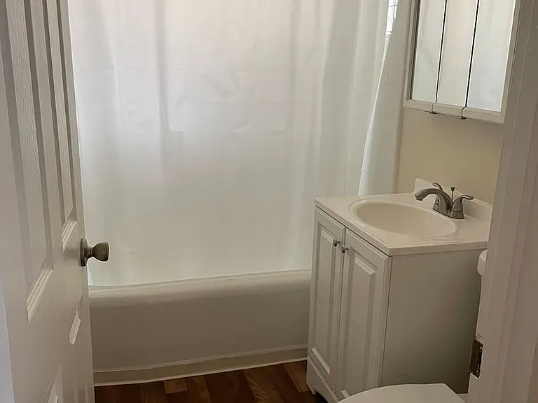 435 Walnut St — Photo 8