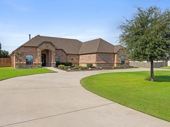 2303 E Emerald Bend Ct, Granbury, TX 76049