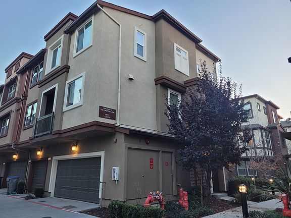 3rd image of 1021 Onofrio Ln Unit 1