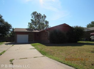 1306 SE Barclay Rd, Lawton, OK 73501