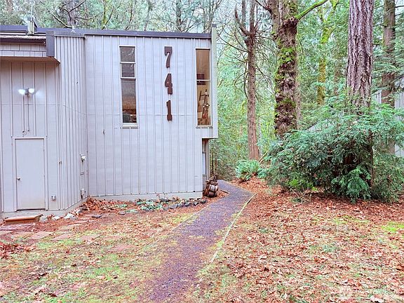 3rd image of 741 E Promontory Road