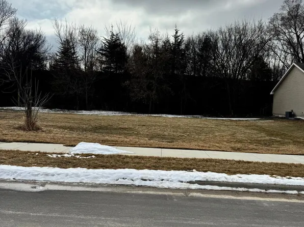 2409 Lake Ave, New Ulm, MN 56073