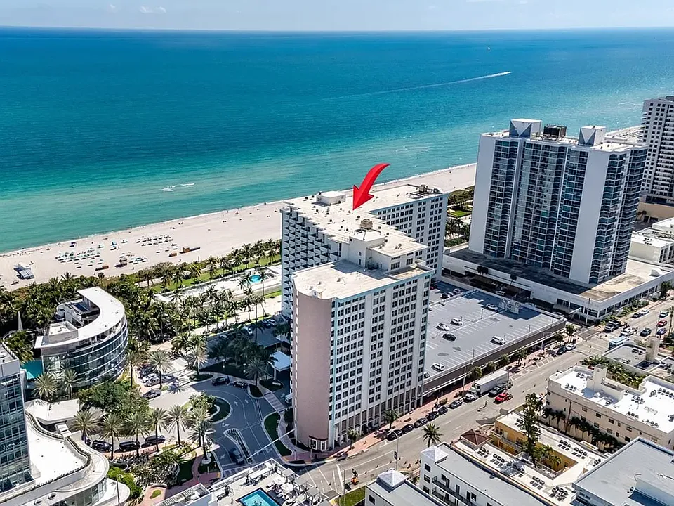 2899 Collins Ave #831