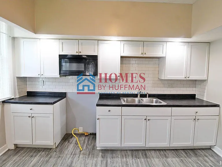 1263 Washington Ave — Photo 6