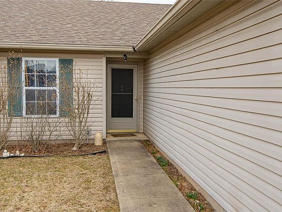 4th image of 8828 Mallard Green Dr