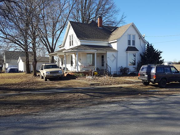 2nd image of 210 N 1st St