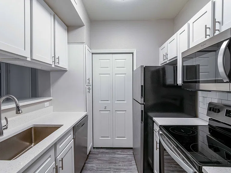 Wild Oak Apartments — Photo 2