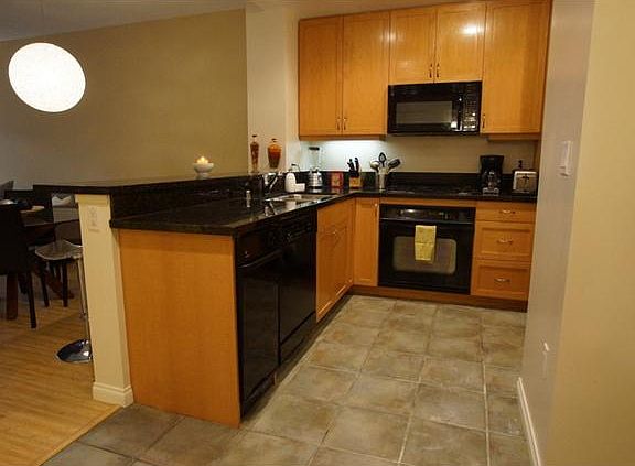4th image of 850 Beech St Unit 318