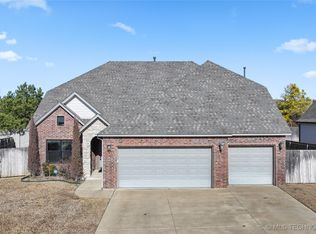 1229 W 86th Pl S, Tulsa, OK 74132