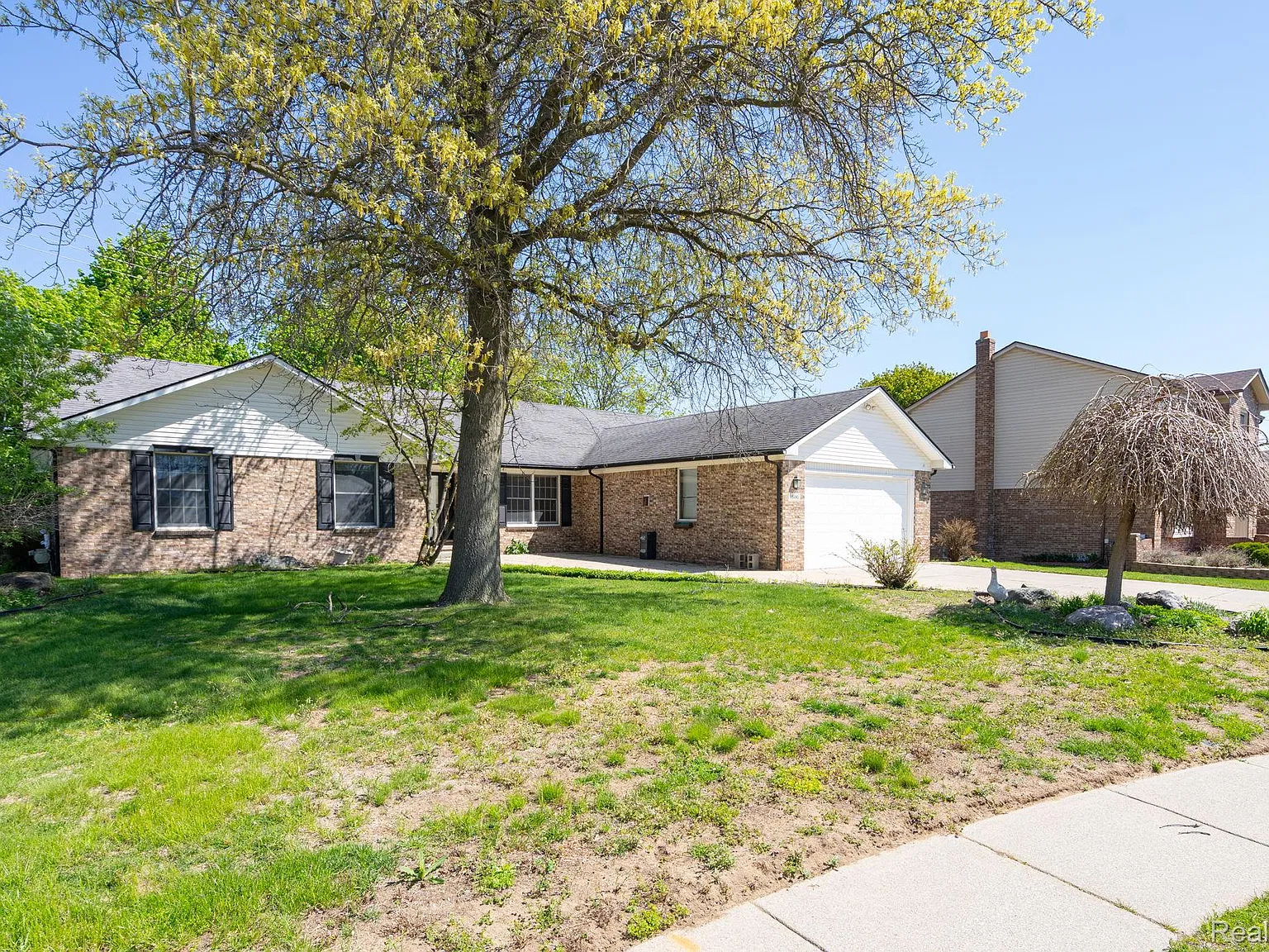 3 bed, 2.5 bath, 2516 sqft, $3,200 — Photo 3