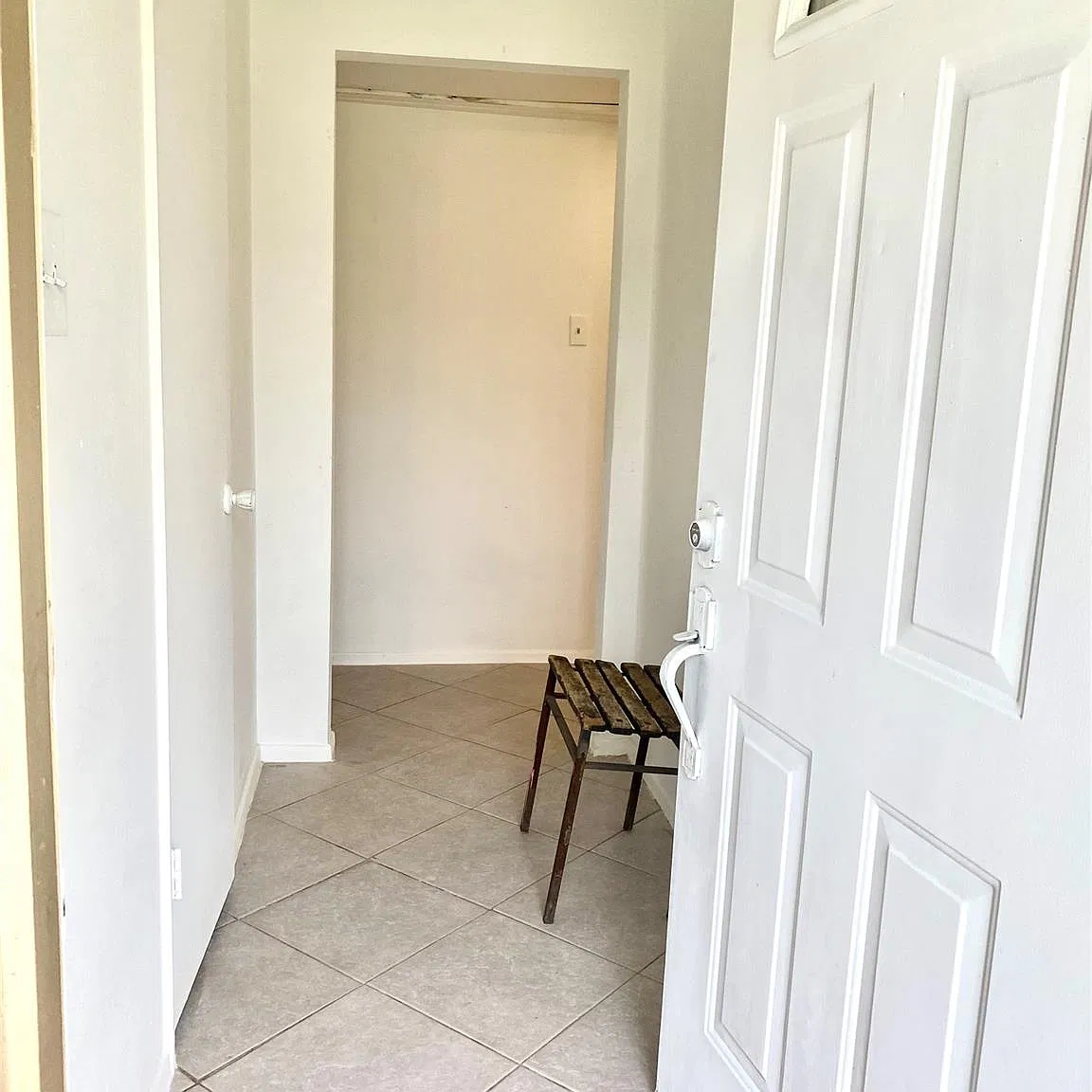 3 bed, 2.0 bath, 1208 sqft, $1,600 — Photo 2