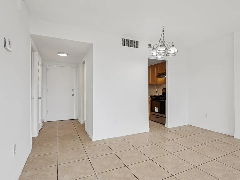 1 Bed 1.5 Bath Unit