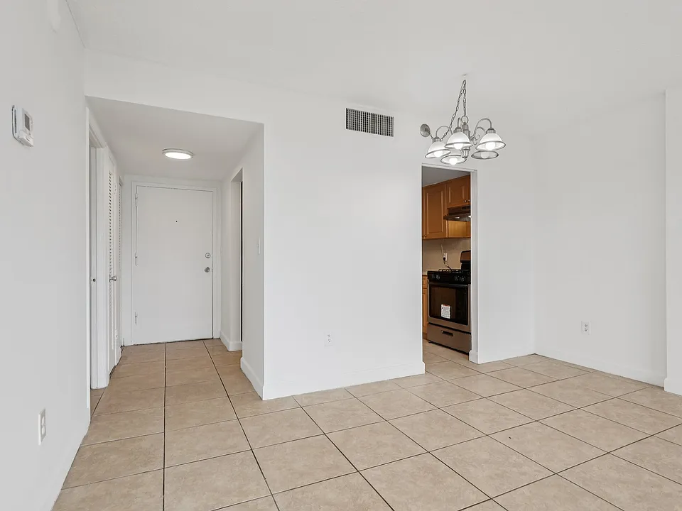 1 Bed 1.5 Bath Unit