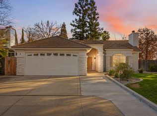 2281 E Desert Island Dr, Fresno, CA 93730
