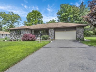 15 Barberry Ln, Feeding Hills, MA, 01030
