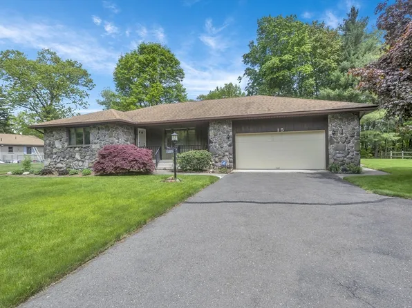 15 Barberry Ln, Feeding Hills, MA 01030