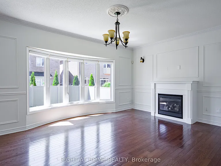 11 Amstel Ave — Photo 9