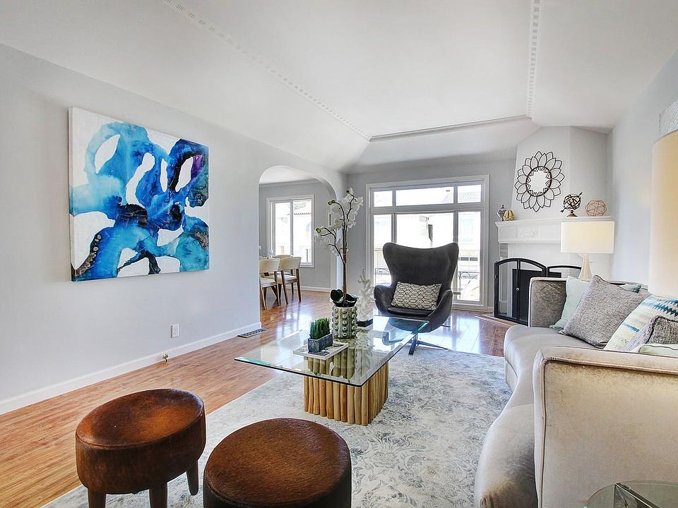 1st image of 19 Forest View Dr