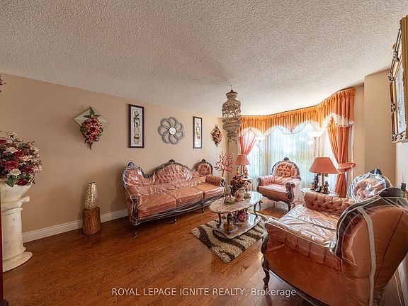 3rd image of 3694 Ellesmere Rd