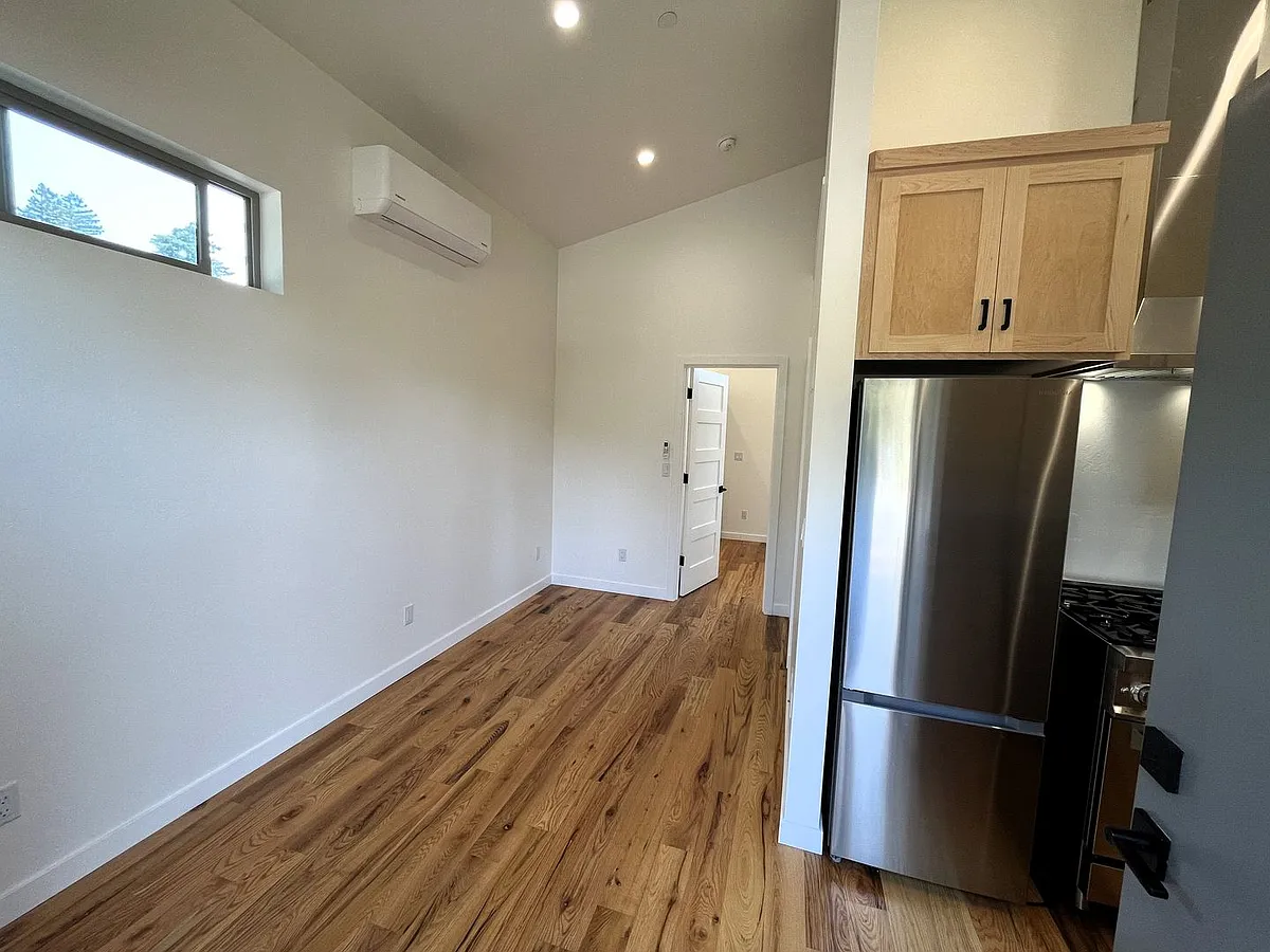 Building Photo - 530 I St