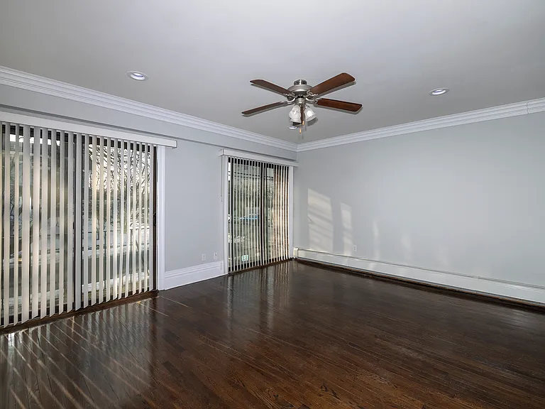 Fairfield Terrace At Lynbrook Village — Photo 13