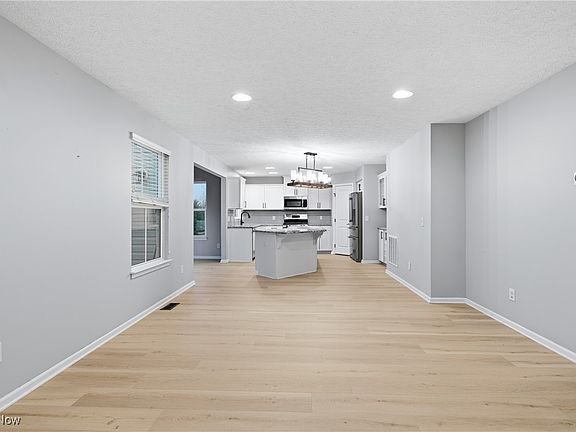 4th image of 5450 Wightman Cir