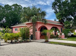 424 Pineapple St, Tarpon Springs, FL 34689