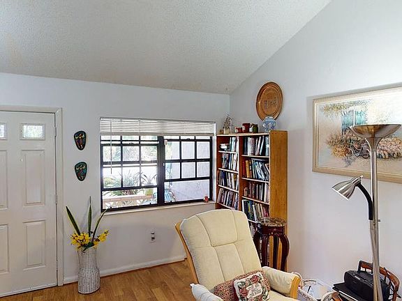 4th image of 55 Pineland Ln